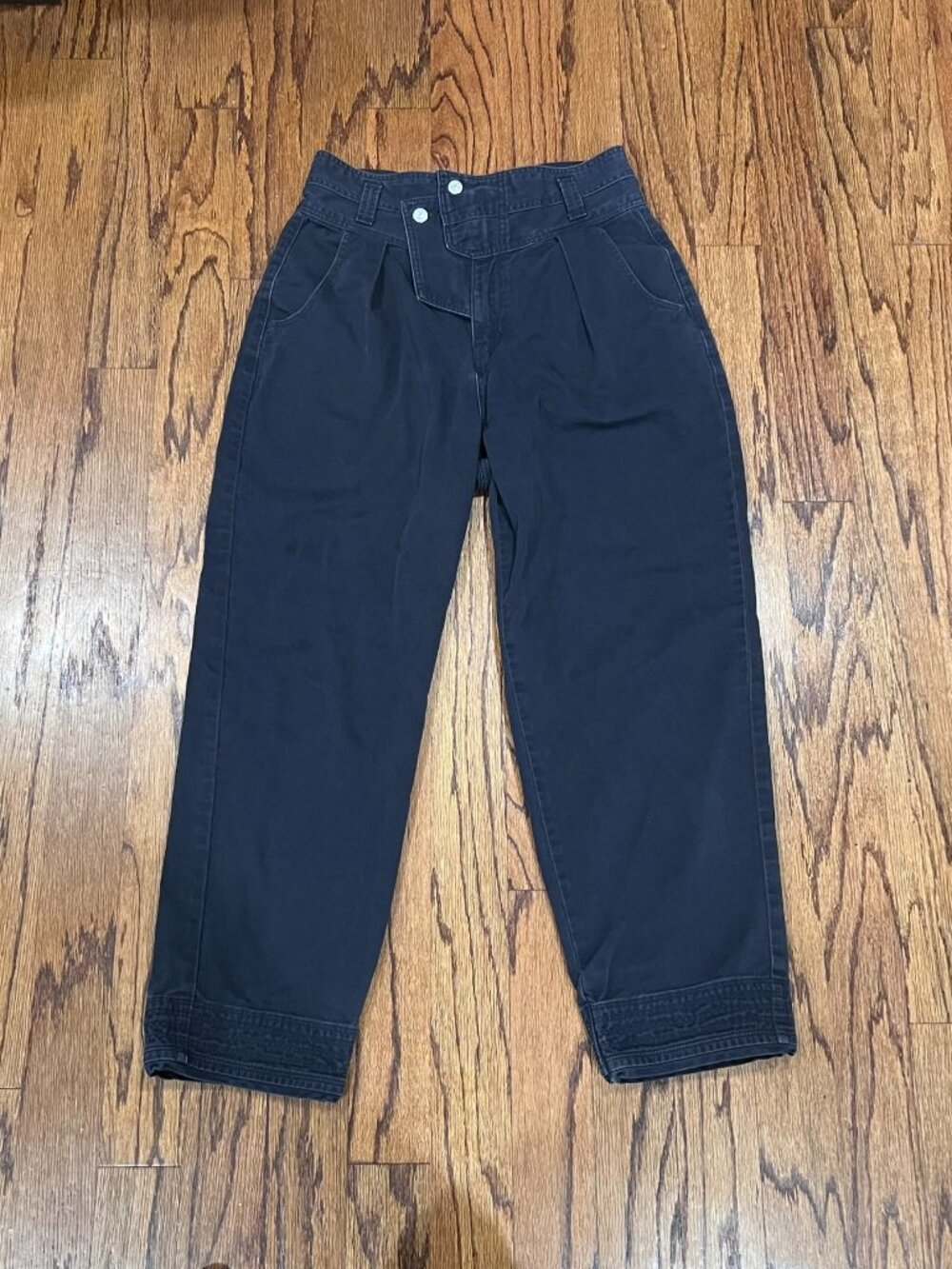 Stranger Things x Levi's Eleven Pleated Pants Size 29